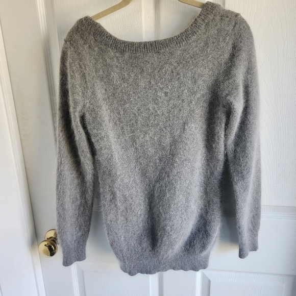 Le Chateau Angora Scoop Neck Pullover Soft gray fuzzy size XS - Picture 2 of 9